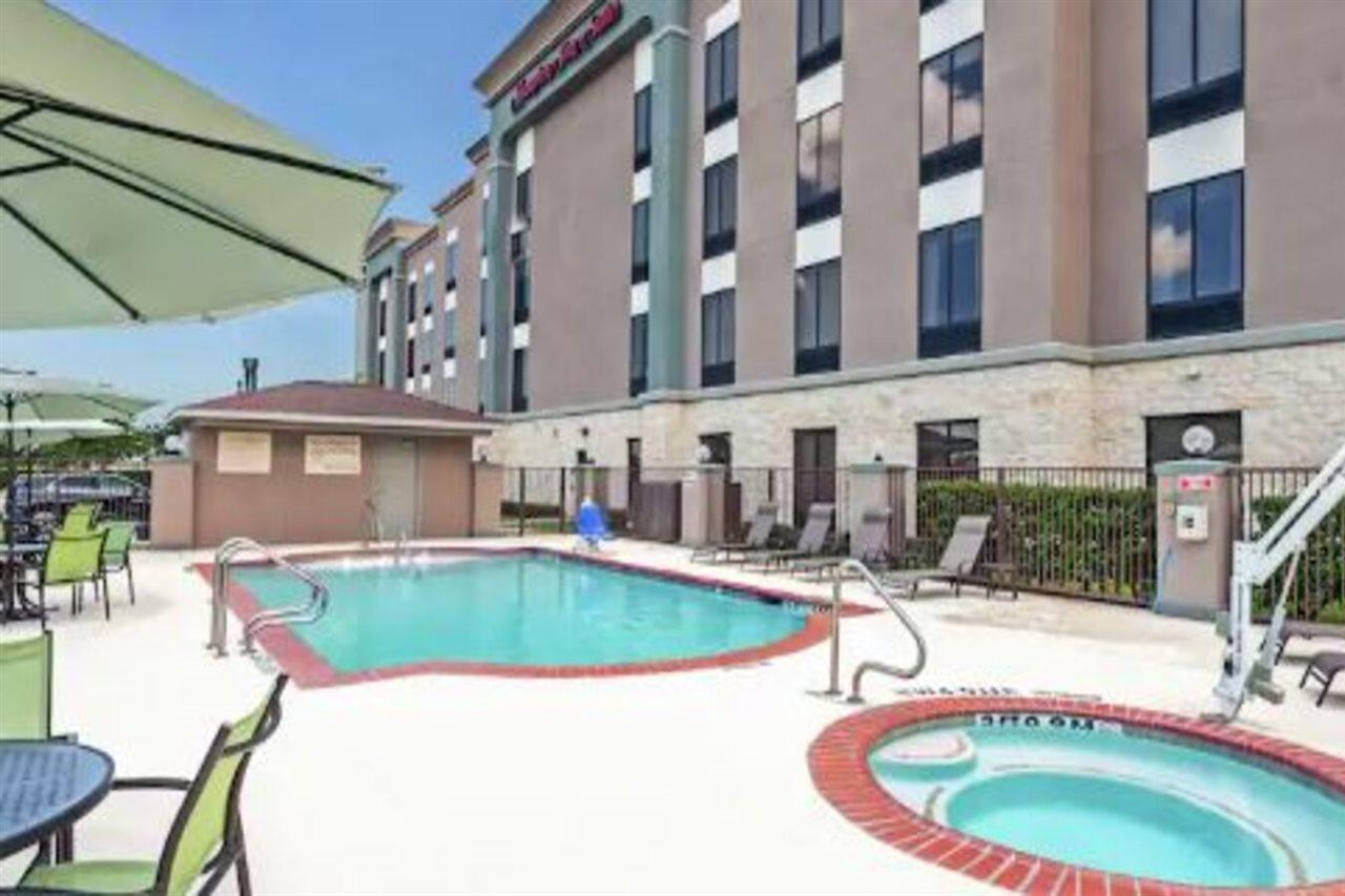 Hampton Inn & Suites Houston/League City Exterior photo