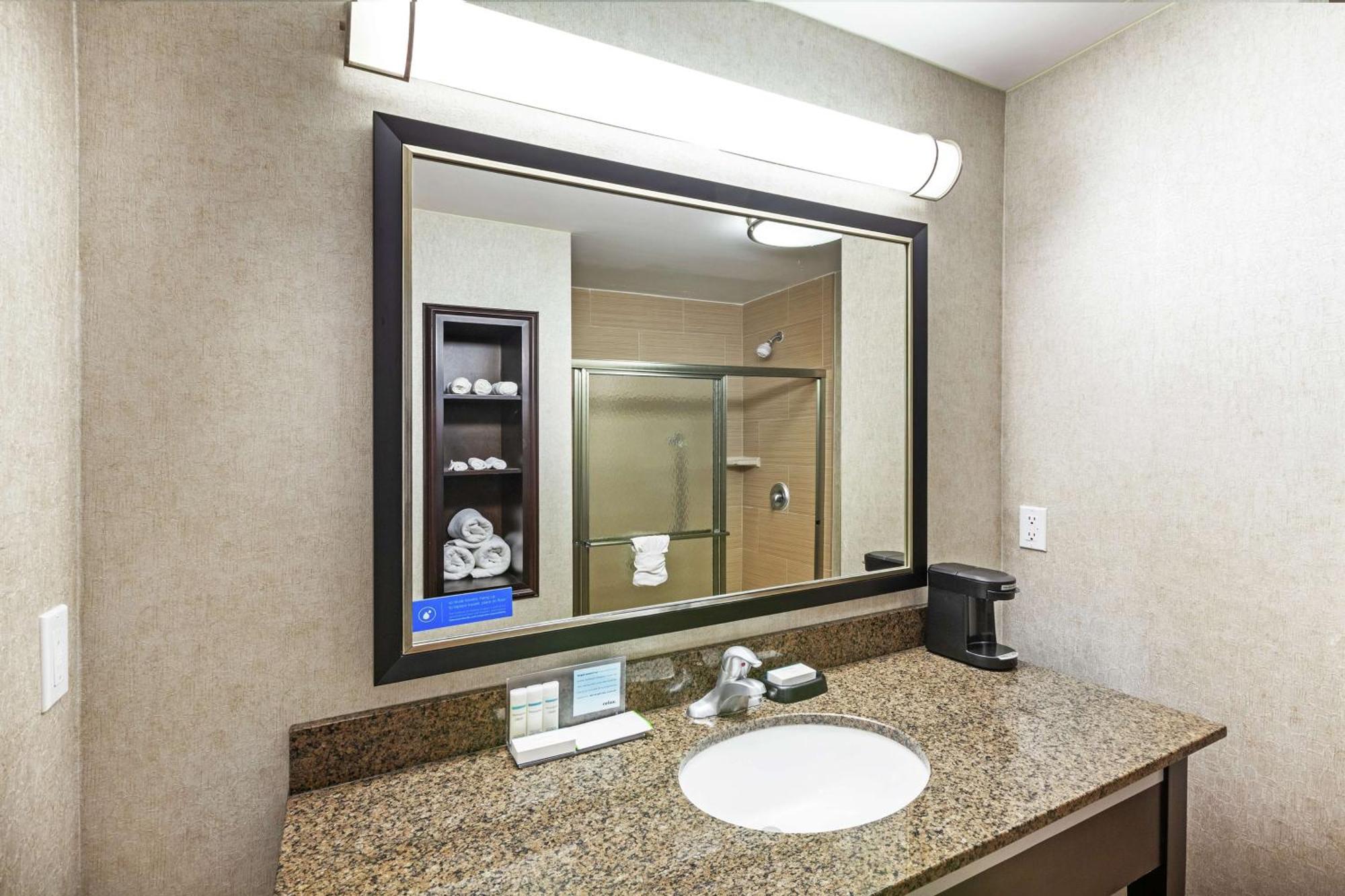 Hampton Inn & Suites Houston/League City Exterior photo